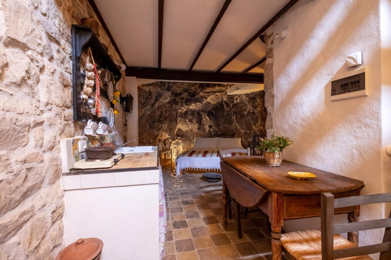 Si-moutique, Le Case-grotte Degli Avi 2 Apartamento *